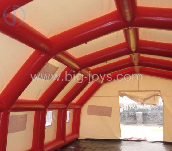 Inflatable emergency tent