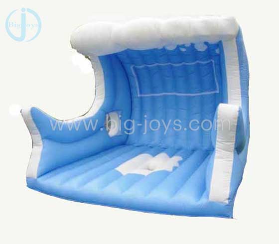 Inflatable surf mat