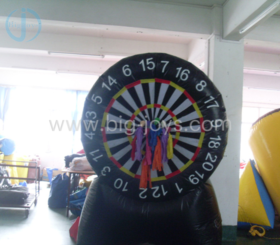 Inflatable dart game