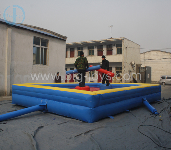 Inflatable jousting game